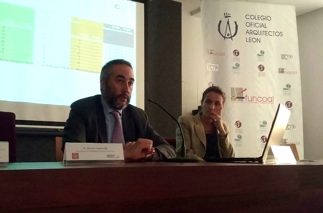 José Manuel Toral (GNF) e Isabel Alonso (ANERR)